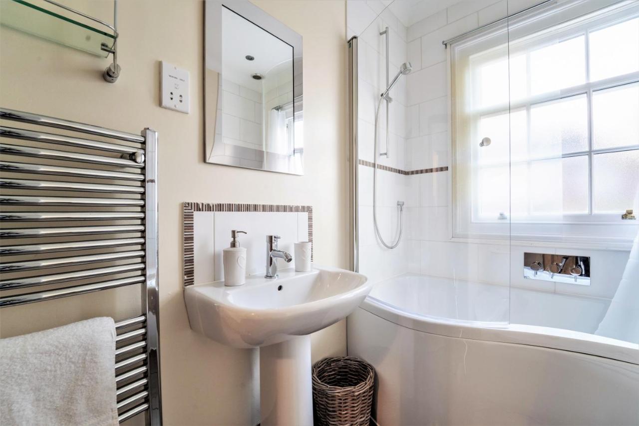 The Cottage In Chester, Sleeps 6 With Free Parking ภายนอก รูปภาพ