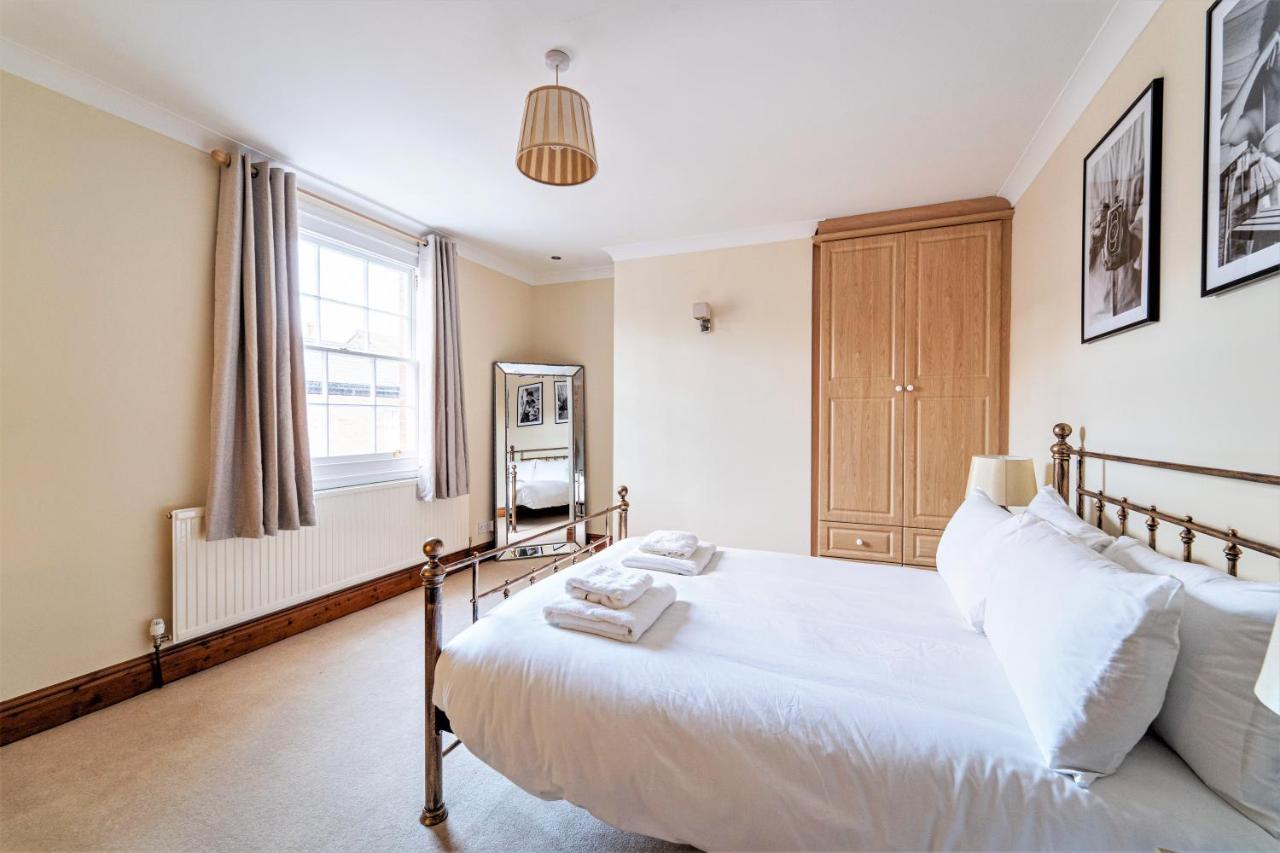 The Cottage In Chester, Sleeps 6 With Free Parking ภายนอก รูปภาพ