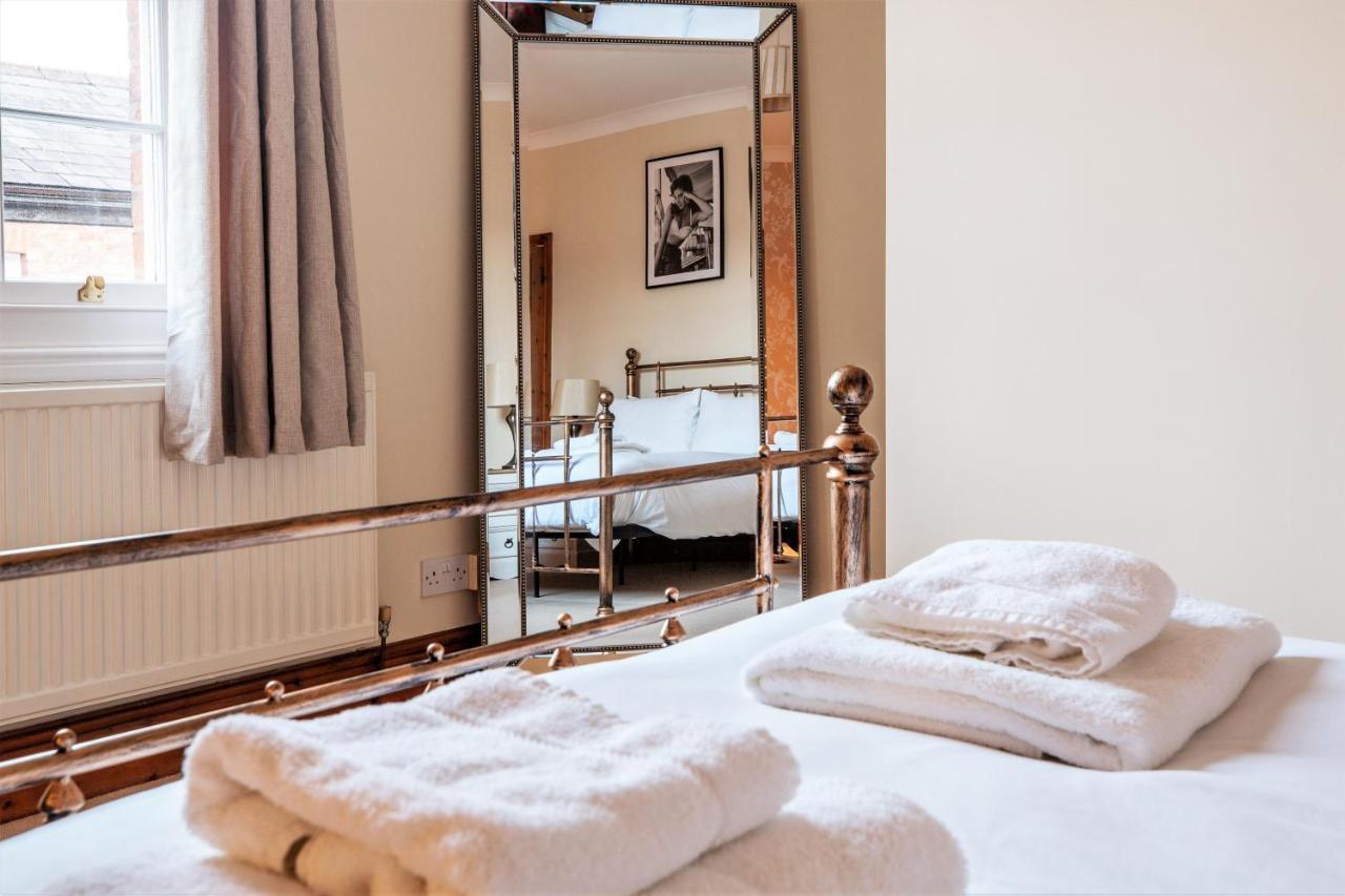 The Cottage In Chester, Sleeps 6 With Free Parking ภายนอก รูปภาพ
