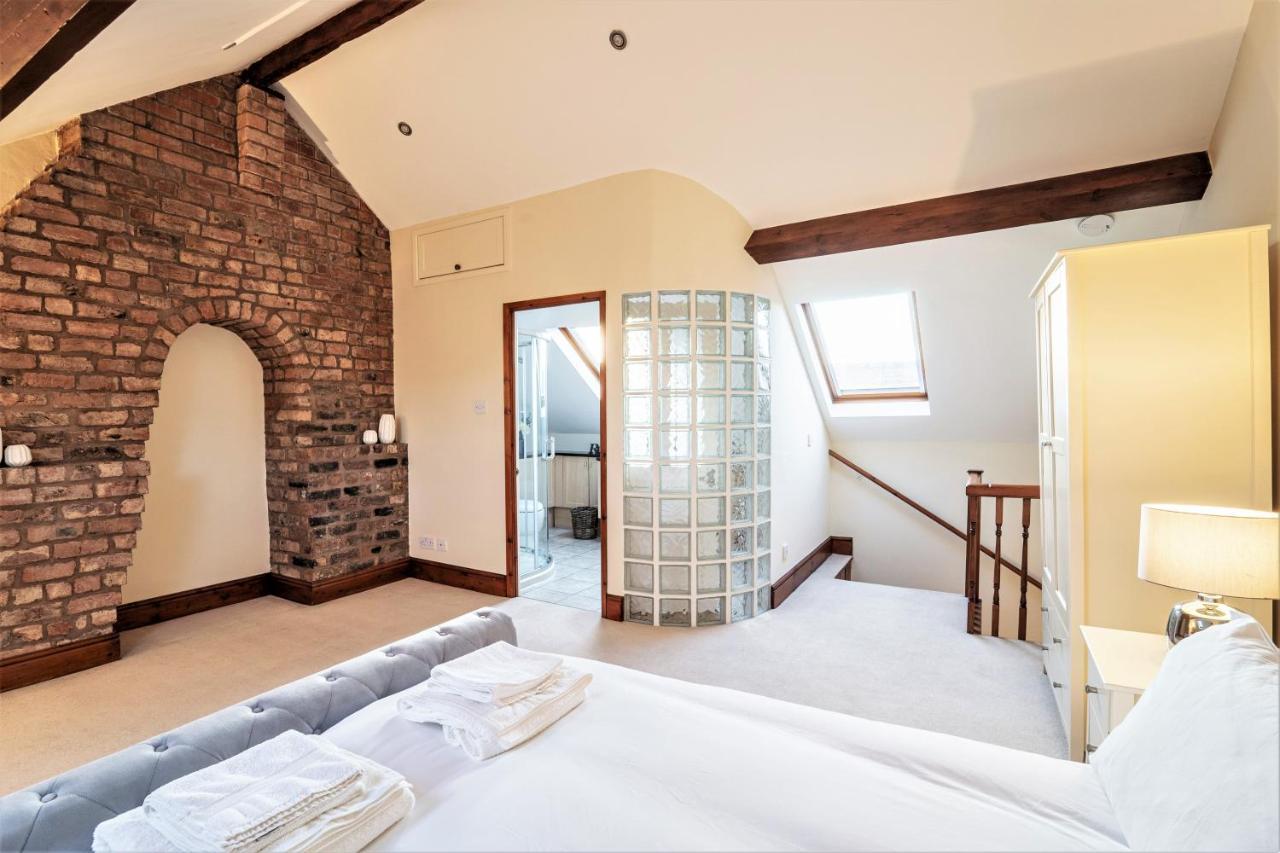 The Cottage In Chester, Sleeps 6 With Free Parking ภายนอก รูปภาพ